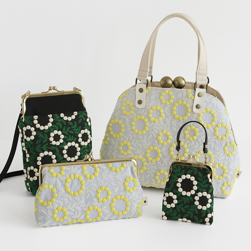 2309-77 ミニストラップサシェ 香り袋 2個組 黄色 小花柄 刺繍レース 立体感のある刺繍で描いた可憐な花模様｜AYANOKOJI｜ショップニュース
