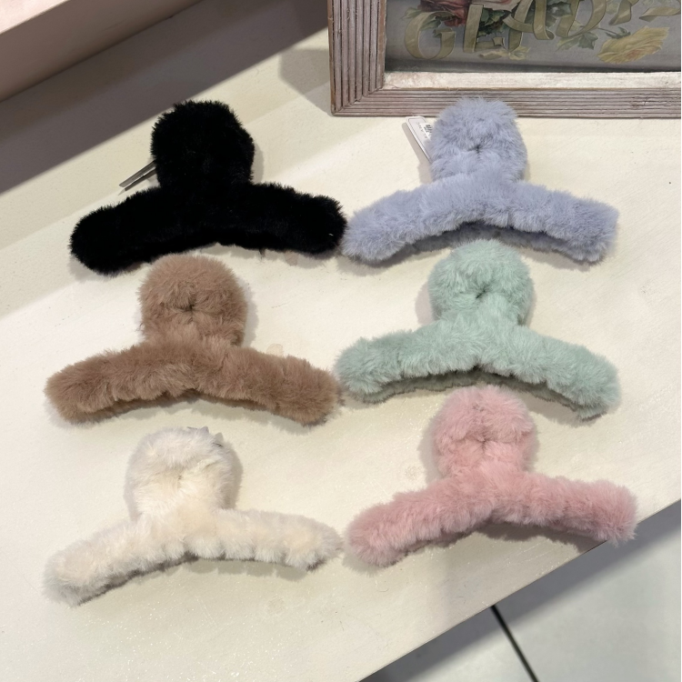 もこもこヘアアクセ❄️
