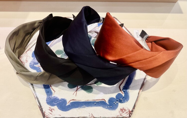 ひねりカラーカチューシャ