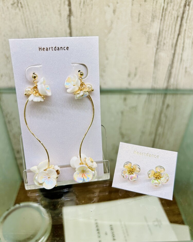 オーロラフラワーピアス✨