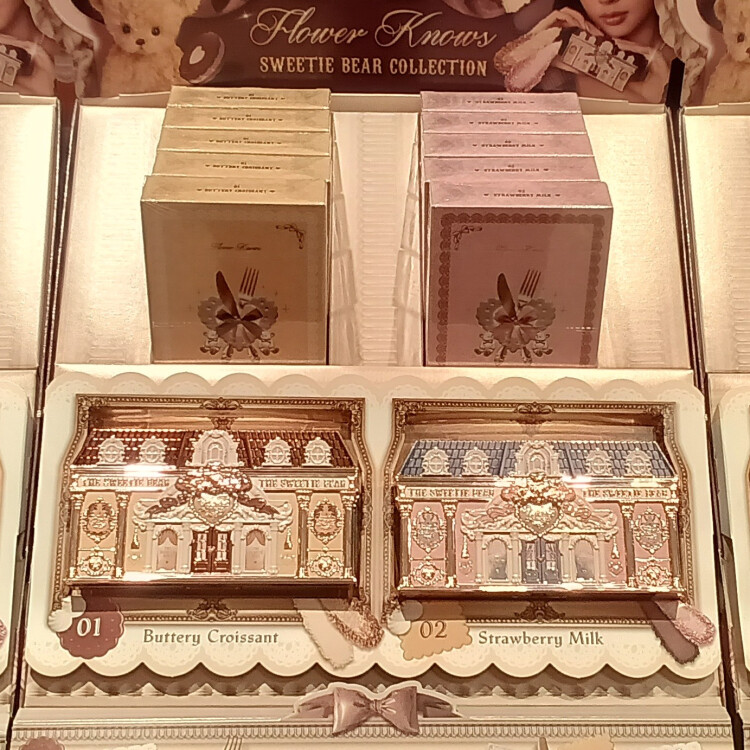 〈おすすめ商品情報〉フラワーノーズ　スウィーティーベアコレクション　アイシャドウパレット