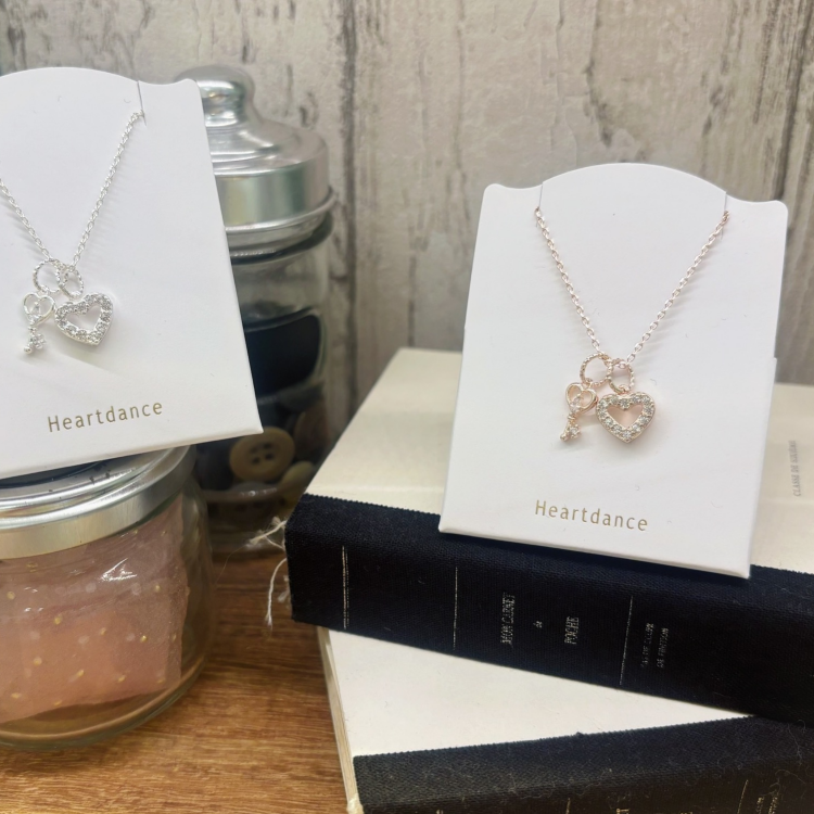 ハートプチペンダント🩵🗝️ *:･