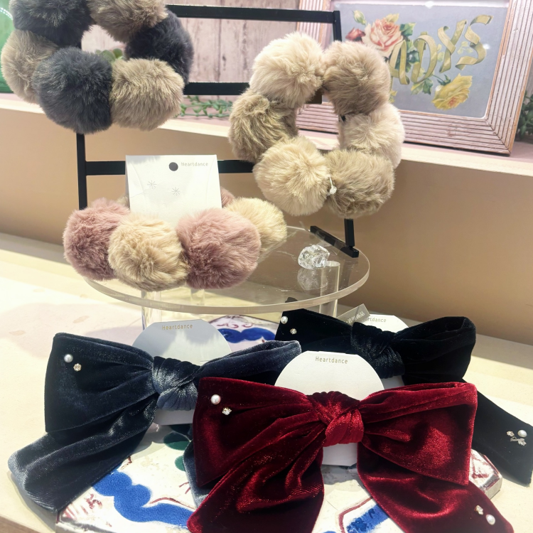 🎀ポンポンシュシュ＆ベロアリボンフック🎀