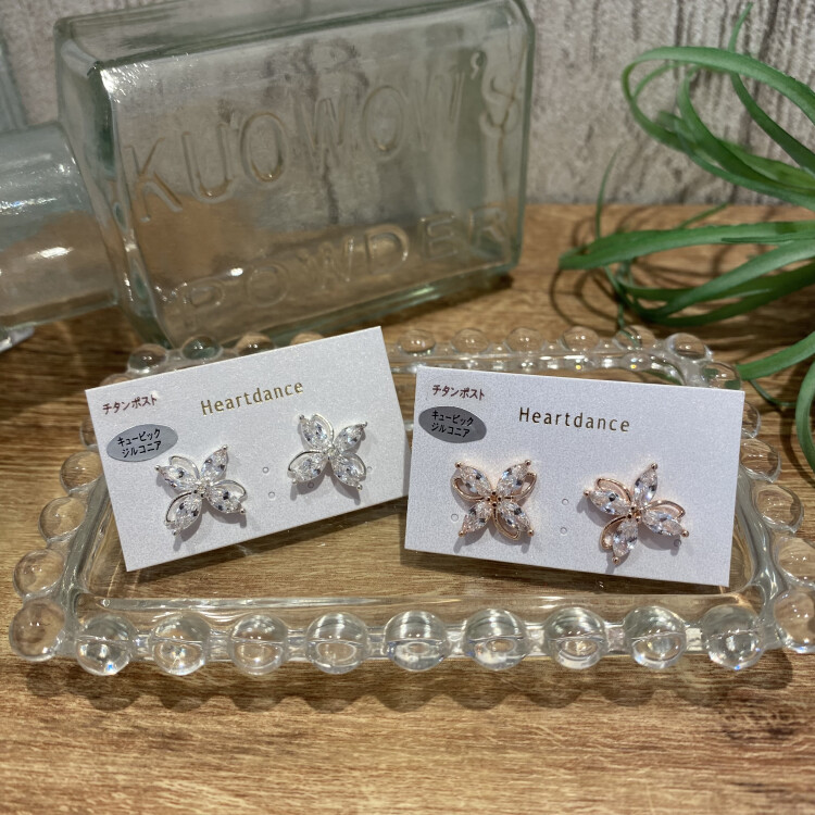 ビジューピアス✨