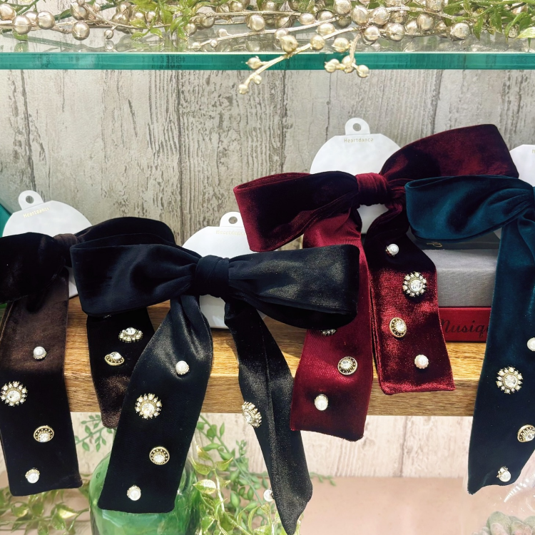 ビジュ付きリボンフックポニー🎀💍